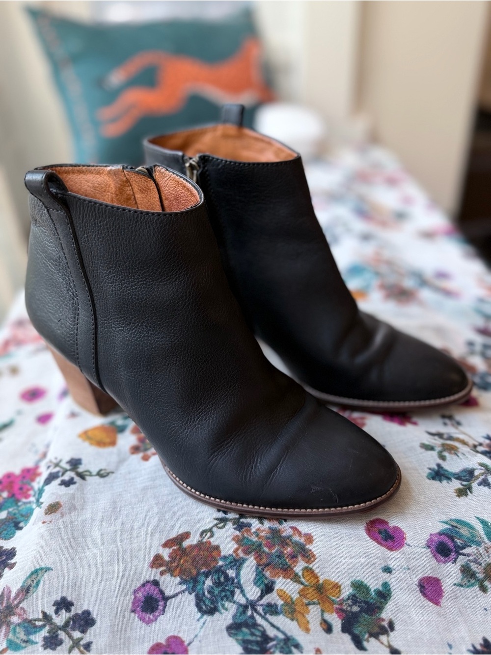 Madewell Classic Black Leather Chelsea Style Ankle Boots Italian Made